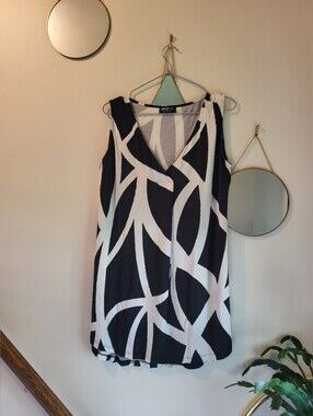 Miik Shirt Womens Medium Black White Sleeveless Bamboo Rayon V Neck Tunic A-Line